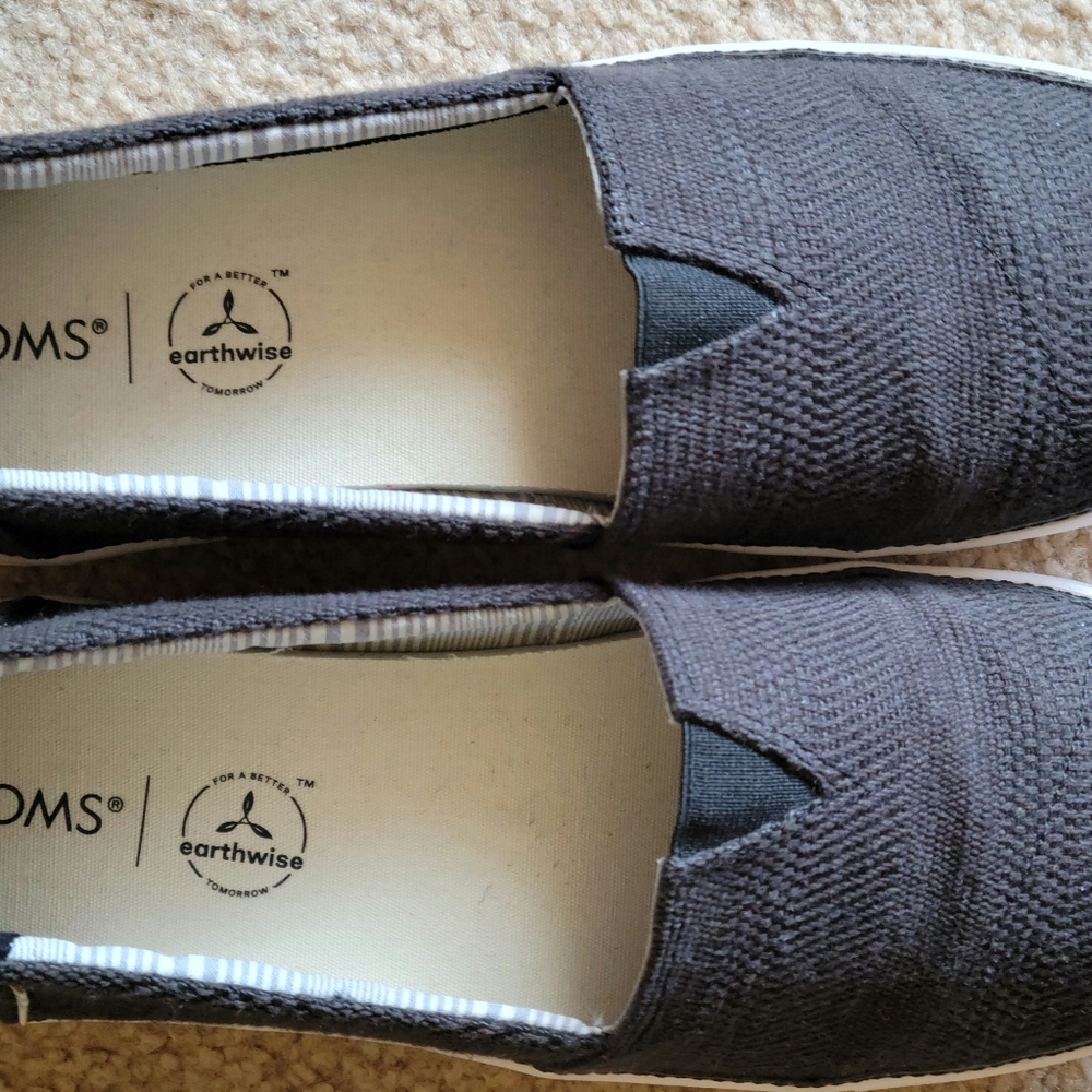 Womens TOMS, loafers